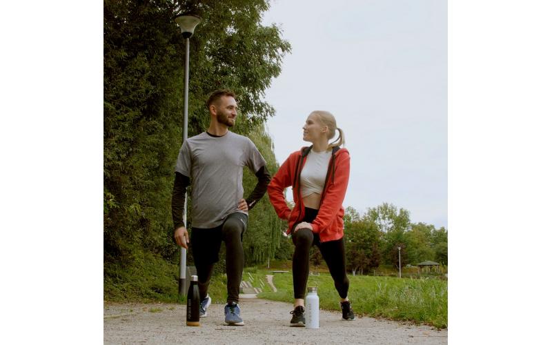 Butelka termiczna z korkowym spodem , czarny