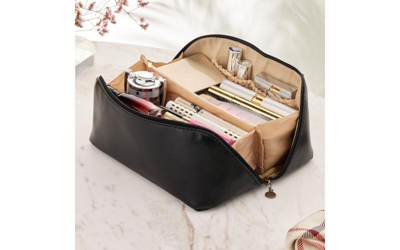 Kosmetyczka Voyage, czarny