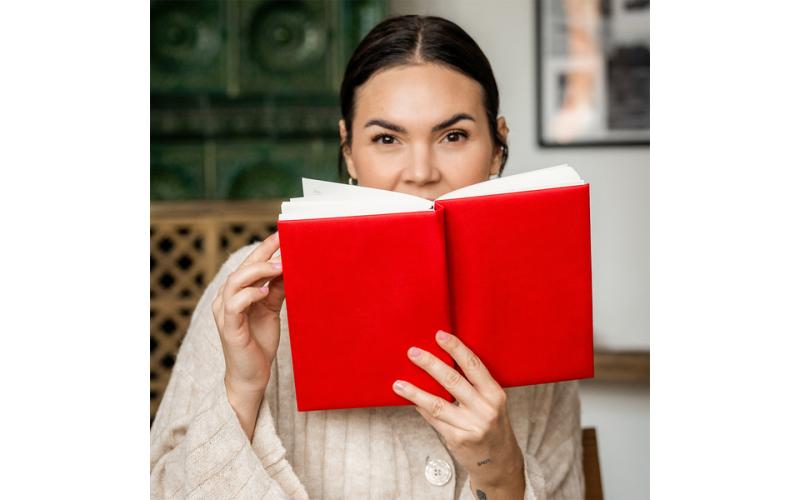 Notes 200 kartkowy w pudełku Amaro, czerwony